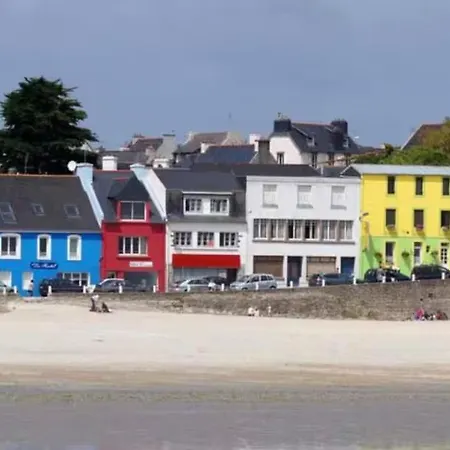 Jolie Maison, Idealement Situee Crozon